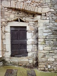 Simple Porte de Village