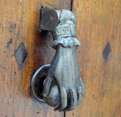 porte noyer 18ème uzès Uzés