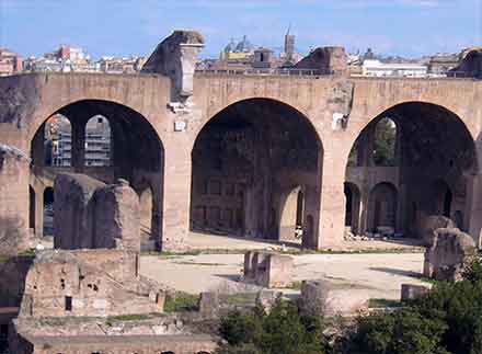 Maxentius basikica, Rome