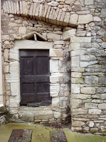 Simple Porte de Village