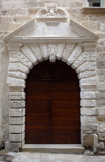 Porte à  Uzés, France