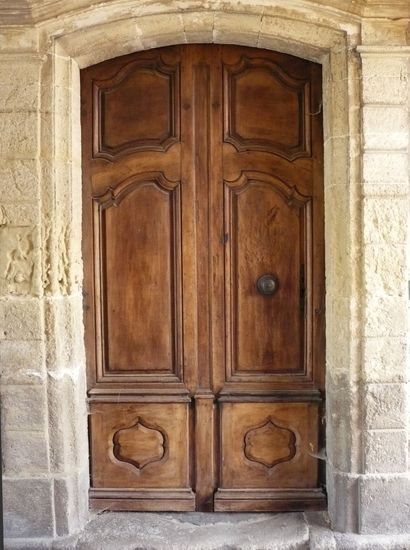 Porte du 18ème siècle à Arles