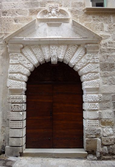 Porte à Uzés