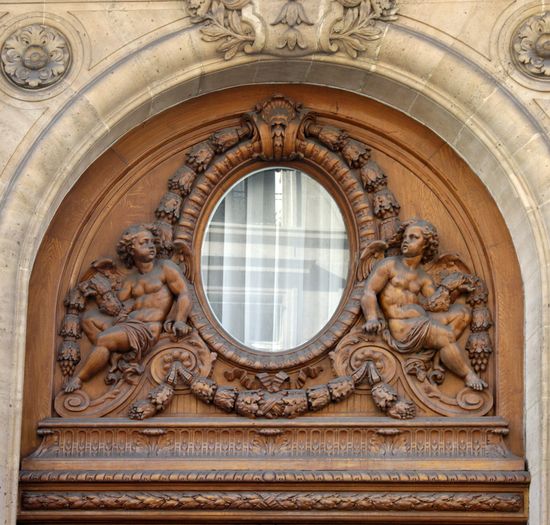door 43 faubourg st honore paris