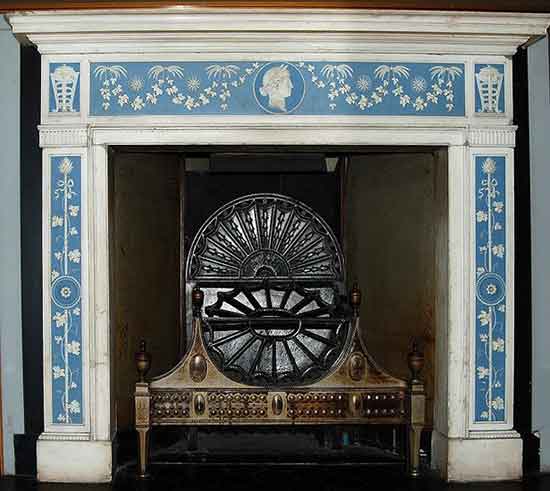Cheminée en Wedgewood 